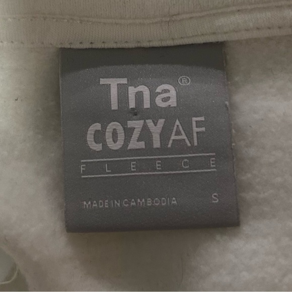 Aritzia - TNA  Cozy AF 1/4 Zip - Picture 5 of 7